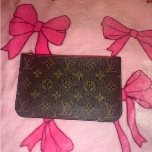 Louis Vuitton never full pm pouchette